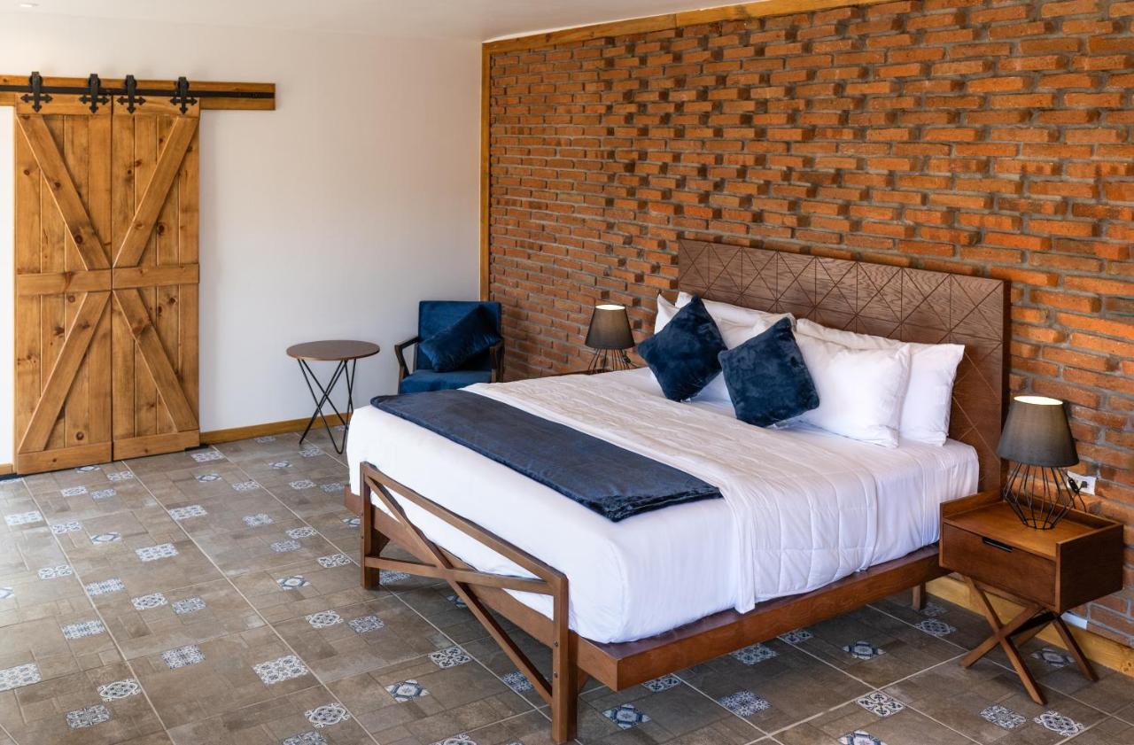 Ojo Azul Resort บาเย เด กัวลาลูเป ภายนอก รูปภาพ